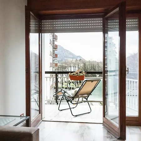 Апартаменты Big Deluxe Apts Italian Style Lake&terrace