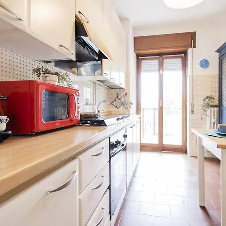 Big Deluxe Apts Italian Style Lake&terrace Апартаменты *