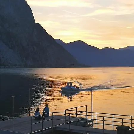 Big Deluxe Apts Italian Style Lake&terrace Апартаменты